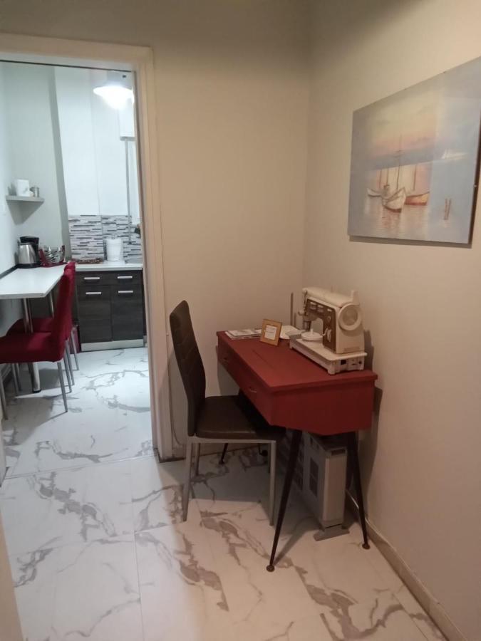 Apartamento Acropolis Within 10Min. Walk! Atenas Exterior foto